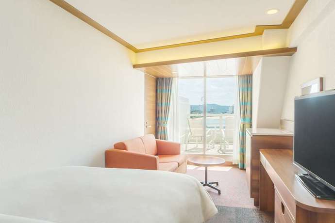 Imagen de los exteriores del Hotel Sheraton Okinawa Sunmarina Resort. Foto 14