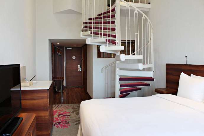 Imagen de la habitación del Hotel Sheraton Okinawa Sunmarina Resort. Foto 11