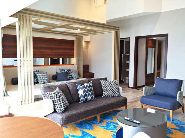 Imagen de la habitación del Hotel Sheraton Okinawa Sunmarina Resort. Foto 12