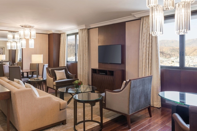 Imagen de la habitación del Hotel Sheraton Oman. Foto 9