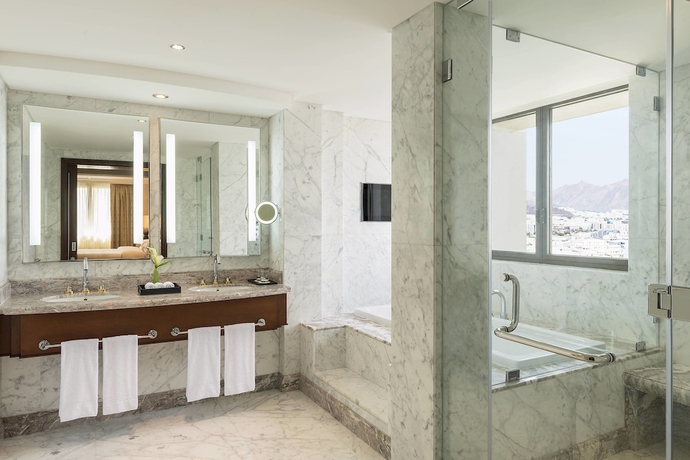 Imagen de la habitación del Hotel Sheraton Oman. Foto 11