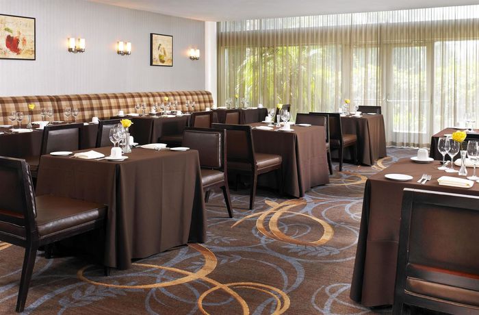 Imagen del bar/restaurante del Hotel Sheraton Ontario Airport. Foto 3