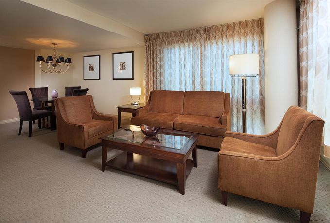 Imagen de la habitación del Hotel Sheraton Ontario Airport. Foto 7