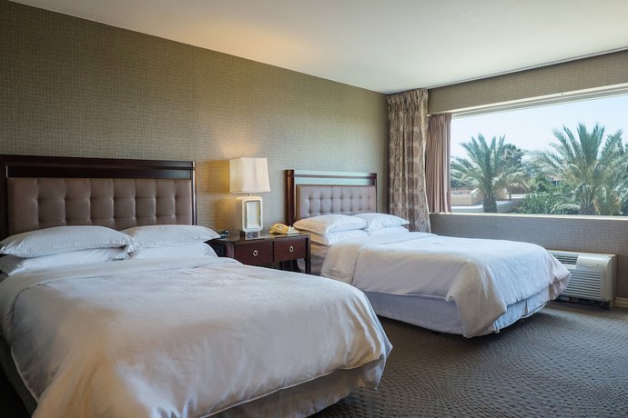 Imagen de la habitación del Hotel Sheraton Ontario Airport. Foto 12