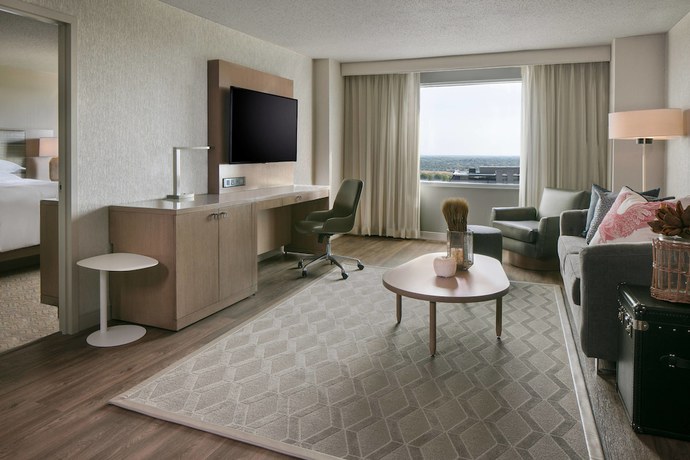 Imagen de la habitación del Hotel Sheraton Overland Park Hotel at the Convention Center. Foto 7