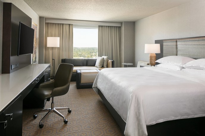 Imagen de la habitación del Hotel Sheraton Overland Park Hotel at the Convention Center. Foto 11