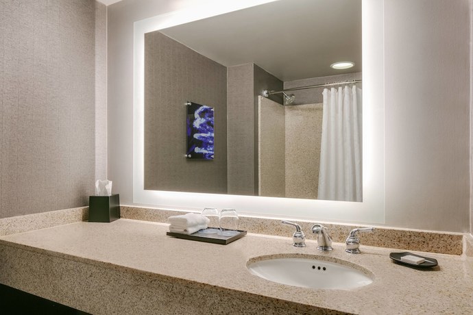 Imagen de la habitación del Hotel Sheraton Overland Park Hotel at the Convention Center. Foto 12