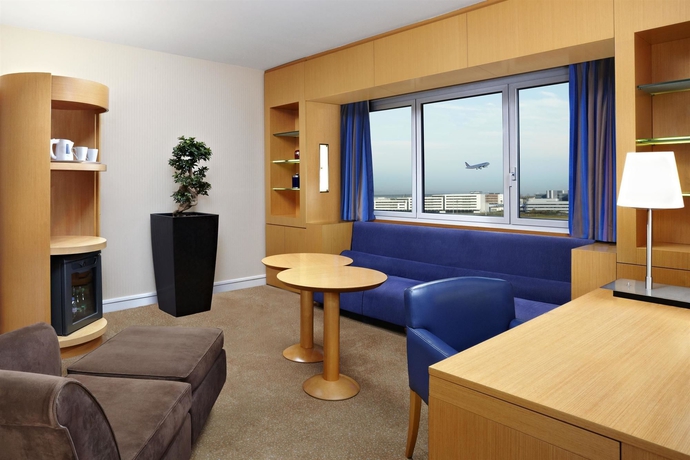 Imagen de la habitación del Hotel Sheraton Paris Charles de Gaulle Airport. Foto 13