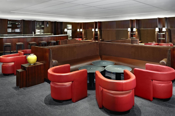 Imagen del bar/restaurante del Hotel Sheraton Paris Charles de Gaulle Airport. Foto 5