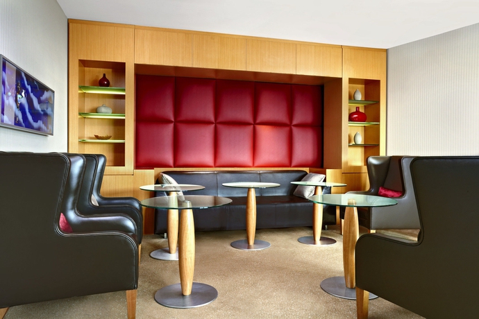 Imagen de los interiores del Hotel Sheraton Paris Charles de Gaulle Airport. Foto 16