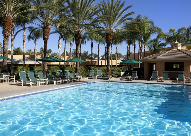Imagen de la piscina del Hotel Sheraton Park At The Anaheim Resort. Foto 16