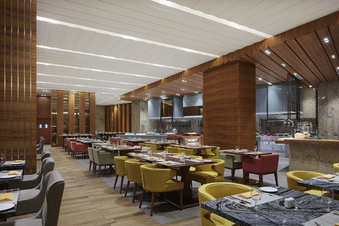 Imagen del bar/restaurante del Hotel Sheraton Petaling Jaya. Foto 3