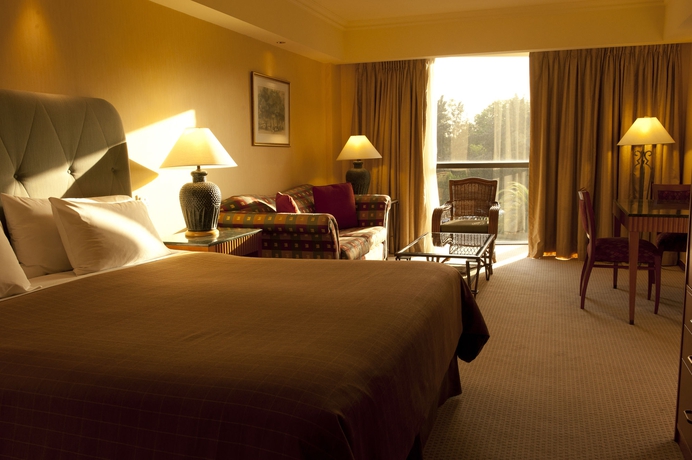 Imagen de la habitación del Hotel Sheraton Pilar and Convention Center. Foto 3