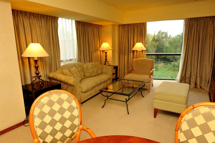 Imagen de los interiores del Hotel Sheraton Pilar and Convention Center. Foto 5