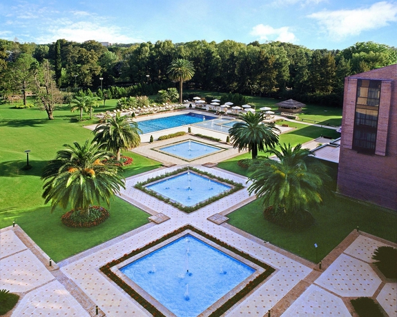 Imagen de la piscina del Hotel Sheraton Pilar and Convention Center. Foto 8
