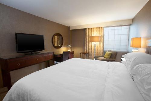 Imagen de la habitación del Hotel Sheraton Pittsburgh Airport. Foto 13