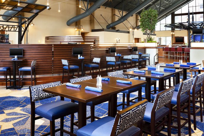 Imagen del bar/restaurante del Hotel Sheraton Pittsburgh At Station Square. Foto 3
