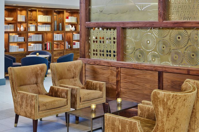 Imagen de los interiores del Hotel Sheraton Portland Airport. Foto 6