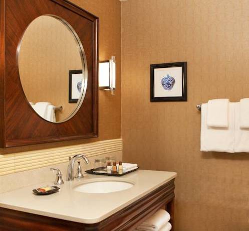 Imagen de la habitación del Hotel Sheraton Portsmouth Harborside. Foto 6
