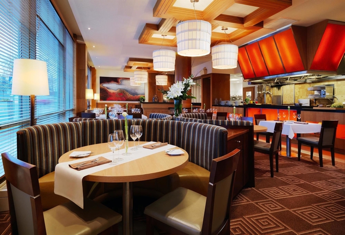 Imagen del bar/restaurante del Hotel Sheraton Poznan. Foto 3