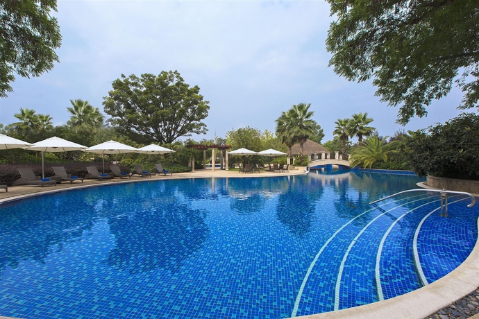 Imagen de la piscina del Hotel Sheraton Qiandao Lake Resort. Foto 16