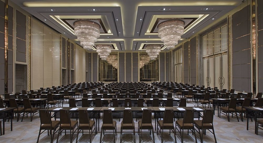 Imagen de los interiores del Hotel Sheraton Qingdao Licang. Foto 14