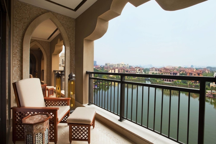 Imagen de la habitación del Hotel Sheraton Qingyuan Lion Lake Resort. Foto 5