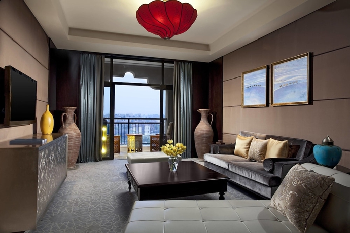 Imagen de la habitación del Hotel Sheraton Qingyuan Lion Lake Resort. Foto 9