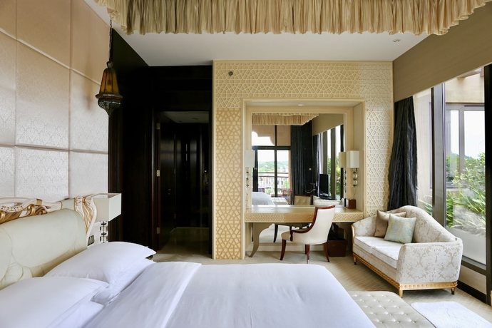 Imagen de la habitación del Hotel Sheraton Qingyuan Lion Lake Resort. Foto 10