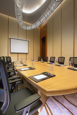 Imagen de los interiores del Hotel Sheraton Qinhuangdao Beidaihe. Foto 11