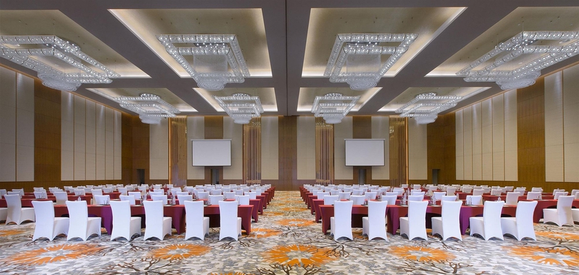 Imagen de los interiores del Hotel Sheraton Qinhuangdao Beidaihe. Foto 12