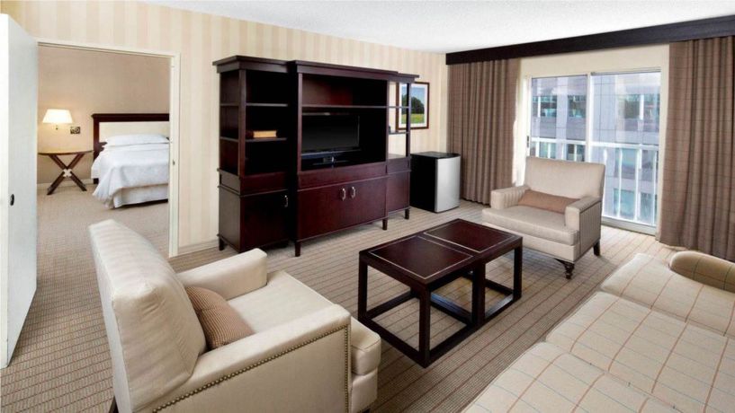 Imagen de la habitación del Hotel Sheraton Raleigh. Foto 9