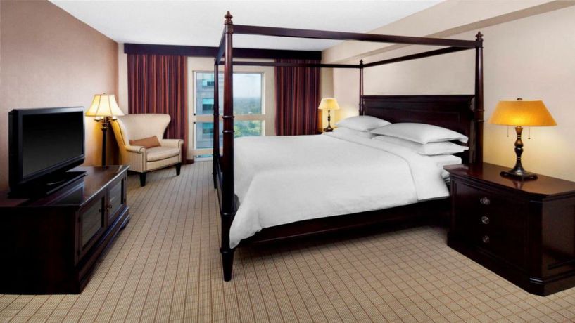 Imagen de la habitación del Hotel Sheraton Raleigh. Foto 10