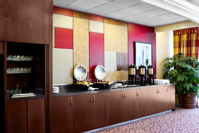 Imagen del bar/restaurante del Hotel Sheraton Reston. Foto 2