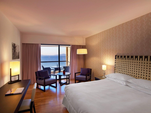 Imagen de la habitación del Hotel Sheraton Rhodes Resort. Foto 6