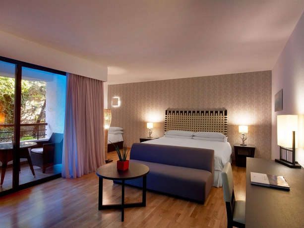 Imagen de la habitación del Hotel Sheraton Rhodes Resort. Foto 9