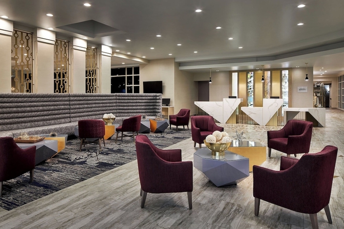 Imagen de los interiores del Hotel Sheraton Richmond Airport. Foto 13