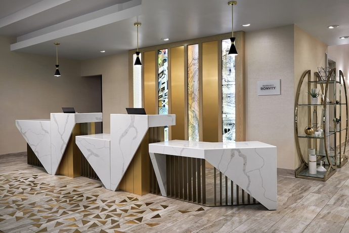 Imagen de los interiores del Hotel Sheraton Richmond Airport. Foto 14