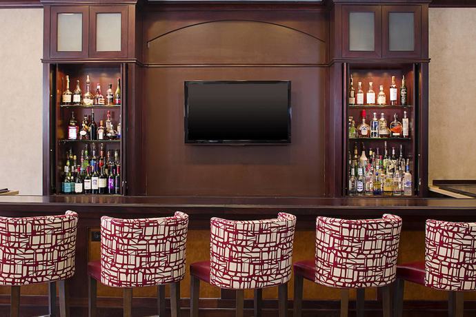 Imagen del bar/restaurante del Hotel Sheraton Rockville. Foto 2