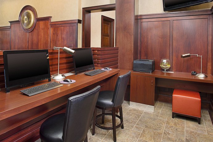 Imagen de los interiores del Hotel Sheraton Rockville. Foto 11