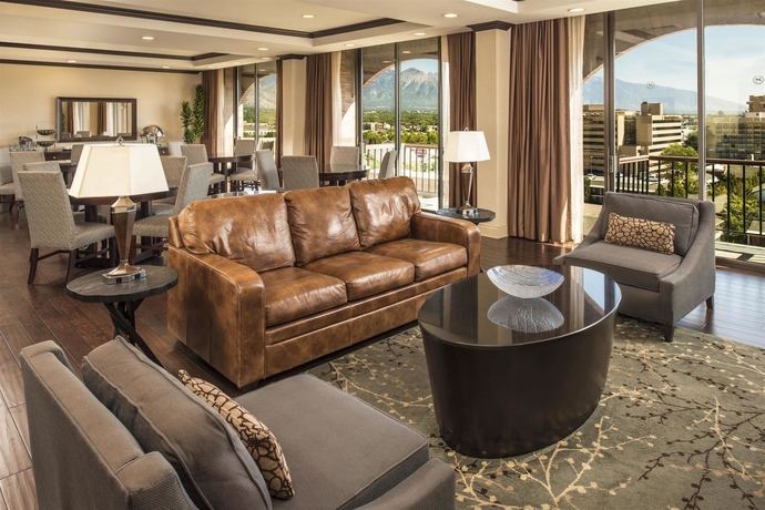 Imagen del bar/restaurante del Hotel Sheraton Salt Lake City. Foto 7
