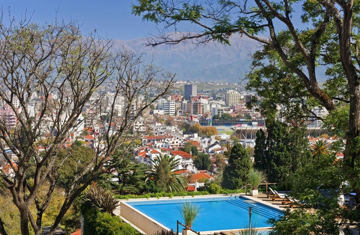 Imagen de la piscina del Hotel Sheraton Salta. Foto 16