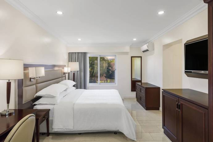 Imagen de la habitación del Hotel Sheraton Samoa Aggie Grey's and Bungalows. Foto 6