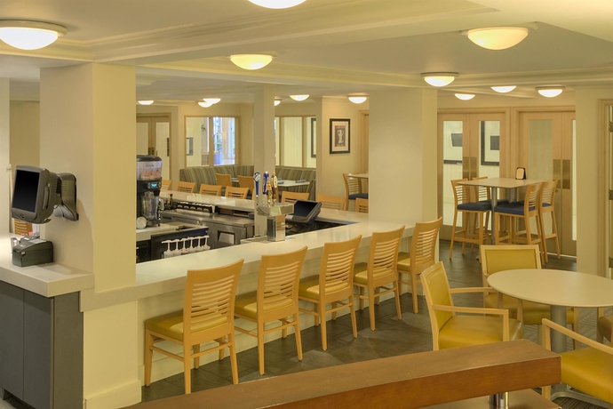 Imagen del bar/restaurante del Hotel Sheraton Sand Key Resort. Foto 4