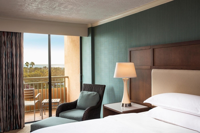 Imagen de la habitación del Hotel Sheraton Sand Key Resort. Foto 7