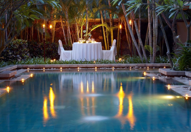 Imagen de la piscina del Hotel Sheraton Sanya Resort. Foto 16