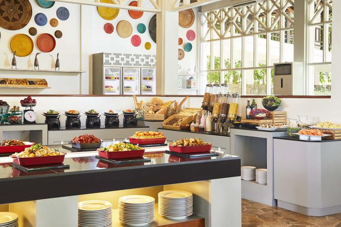 Imagen general del Hotel Sheraton Senggigi Beach Resort. Foto 2