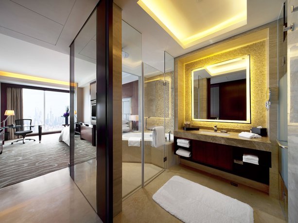 Imagen de la habitación del Hotel Sheraton Shanghai Hongkou. Foto 2