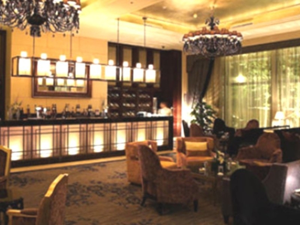 Imagen del bar/restaurante del Hotel Sheraton Shanghai Pudong Riverside. Foto 3