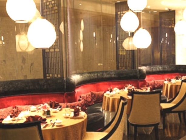 Imagen del bar/restaurante del Hotel Sheraton Shanghai Pudong Riverside. Foto 4